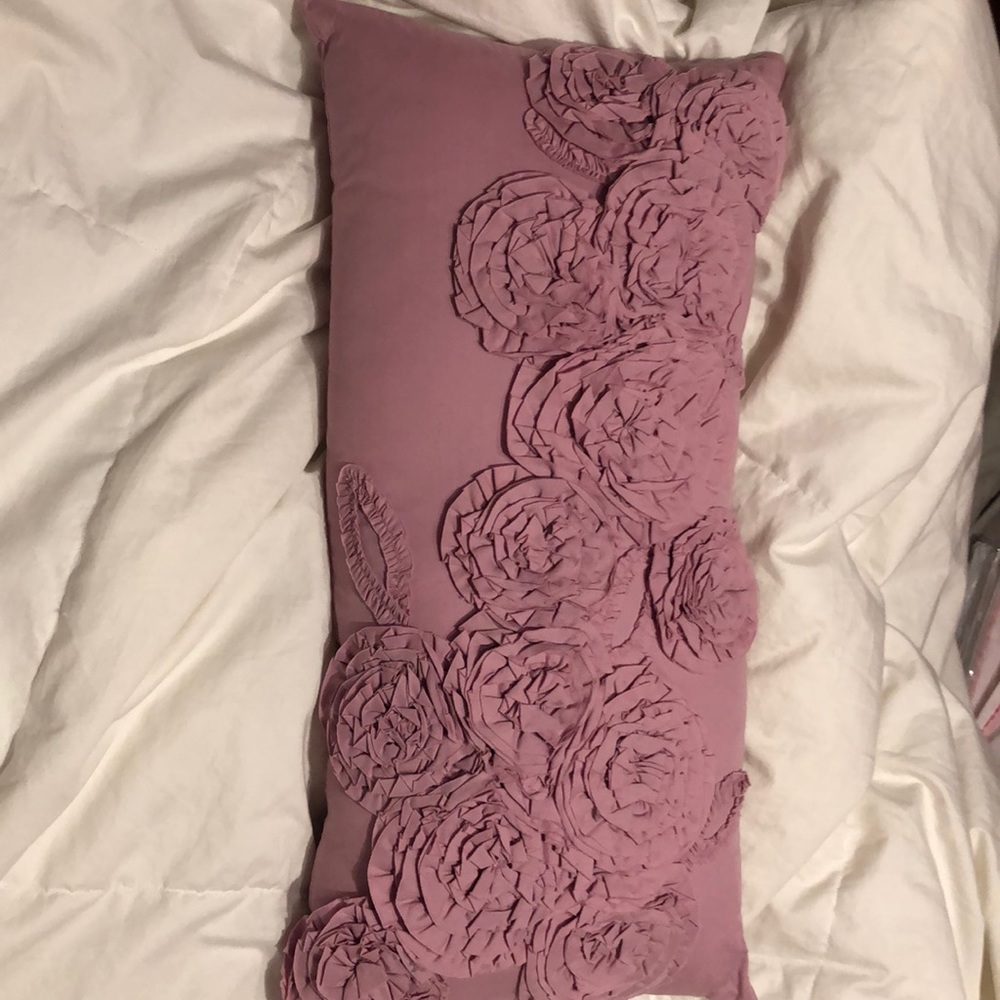 ⚜️ Pottery Barn Teen - NWOT Rose Pillow Cover